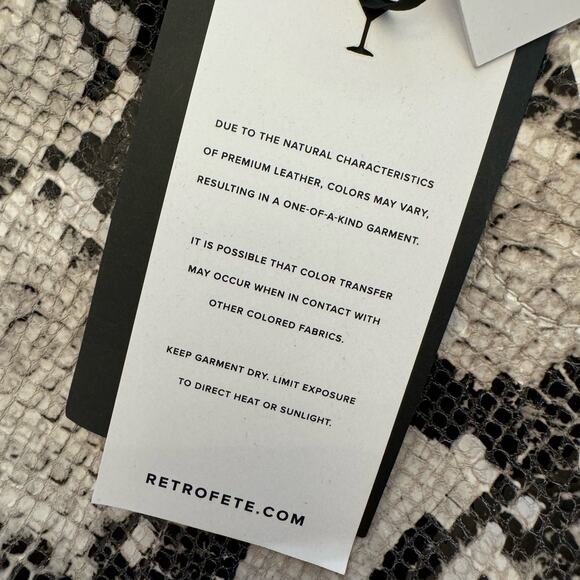 Retrofête Neutral Snake Skin Aven Leather Short Medium NWT - Picture 9 of 16